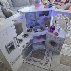 Little Girl Playset Kitchen 