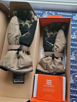 Heated Gloves Rechargeable Brand New. Medium