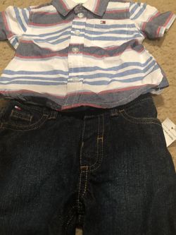 Tommy Hilfiger 2 Piece Short Set.