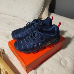 Nike Vapor Max Olympics Size 11 . Worn A Couple Times . Small Cut In Side Of Them So $50 