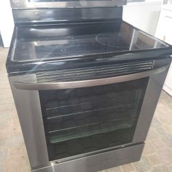 BLACK STAINLESS STOVE 