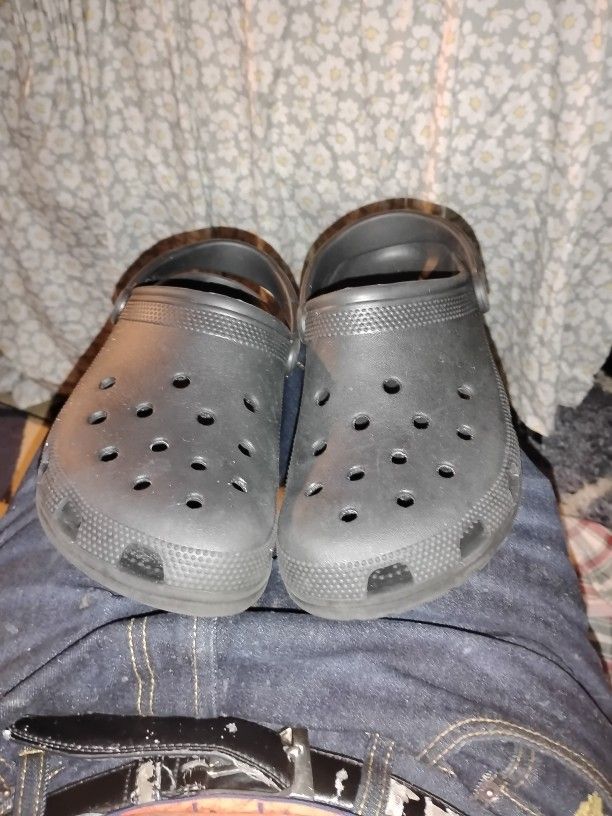 Crocs From Outlets