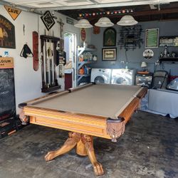 Pool Table 8ft ( Free Delivery & Set Up ) 