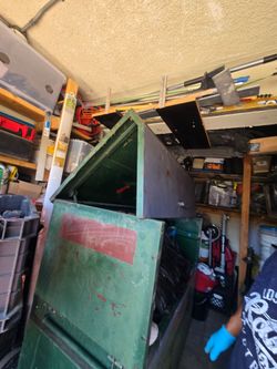 Job box 6x3x4 lifts lid $350