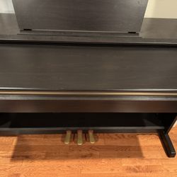 Yamaha Electric Piano  YDP-143