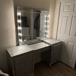 Vanity , Valentino Vanity