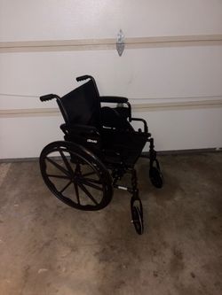 Foldable wheel chair all black 20 in wide