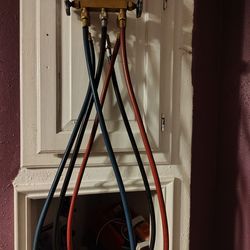 Refrigerant manifold gauges