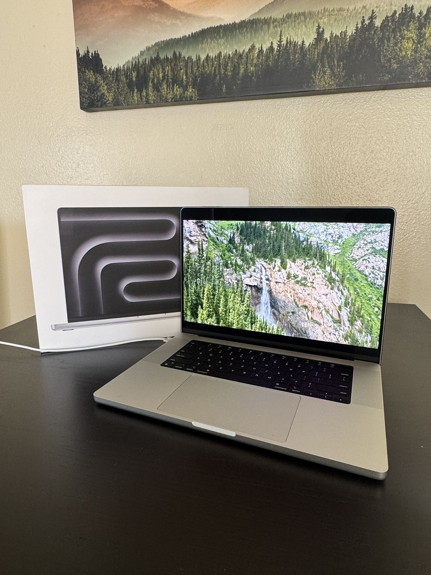 MacBook Pro 16 M4 ( 1 Year Warranty, Like New)
