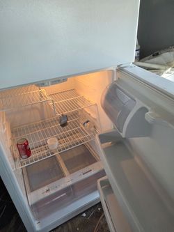 General Electric Fridge Apt Size 30 by 64 High