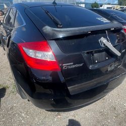 2010 Honda crossover parts engine transmission doors interior rims seats dash radio fender brakes