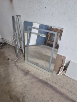 Vanity mirror