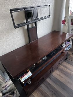 TV stand 65’ in