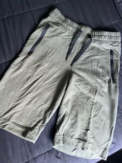 Olive Green Men's Knit Shorts Size Medium USED