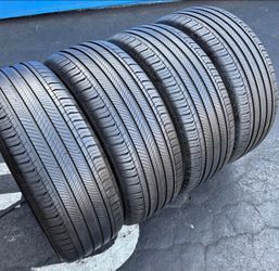 235/55/19 Michelin 📍📍 Vendo un set de llantas con 80% de vida las 4 📍🌟