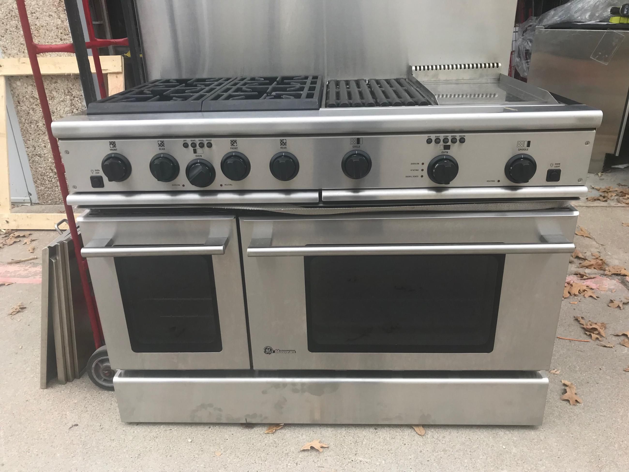GE Monogram® 48 Dual-Fuel Professional Range with 4 Burners, Grill, and  Griddle