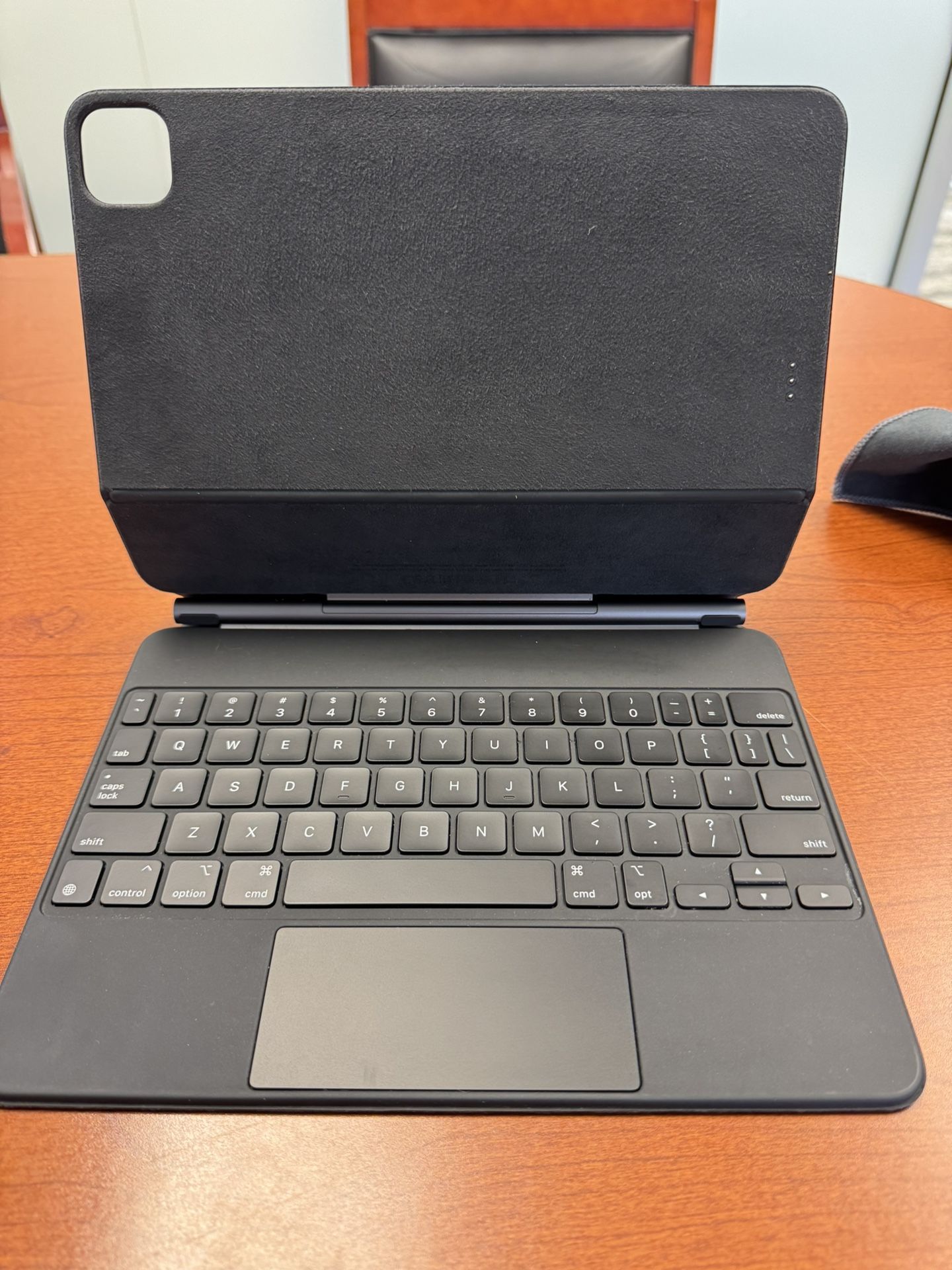 iPad Pro 11 Magic Keyboard and Gen 2 Apple Pencil