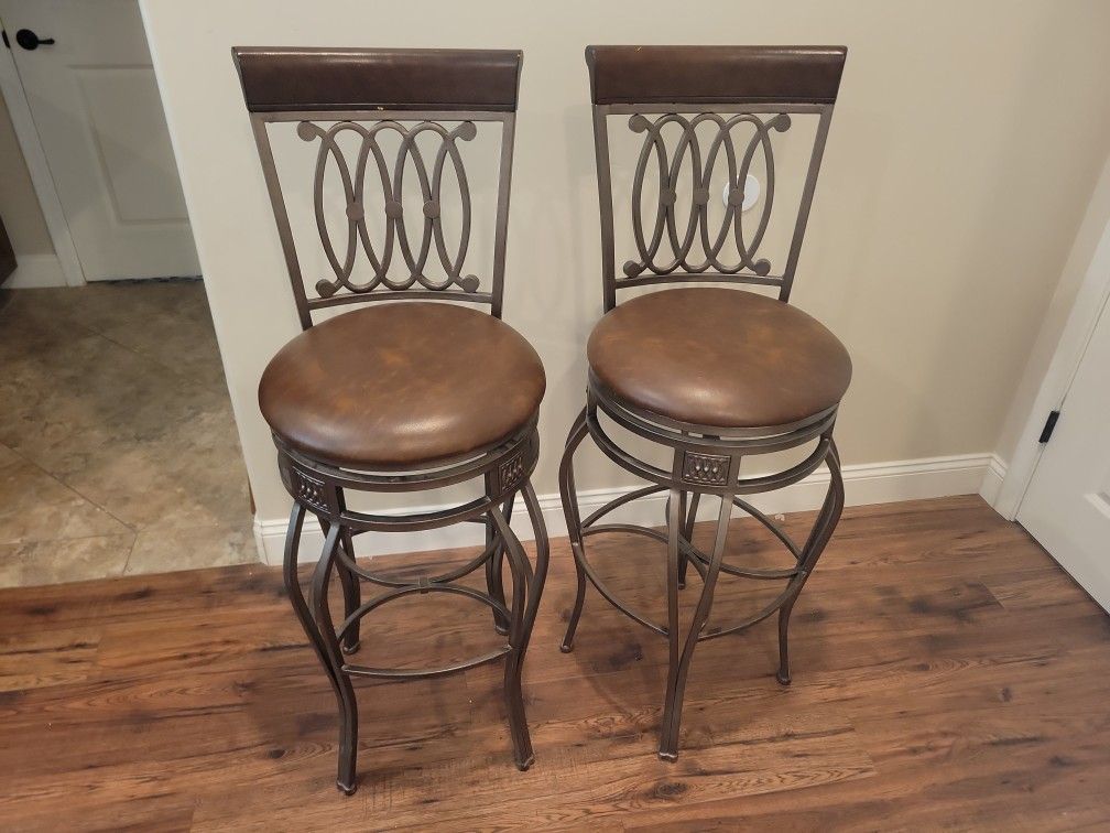 Pair of Swivel Bar Stools – Metal Frame & Leather Seat