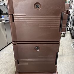 Cambro UC1600 nsf commercial food holding transport cabinet insulated catering restaurant farmers market full size tray pan on wheels like new
