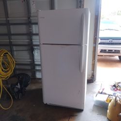 Frigidaire Refrigerator Gently Used