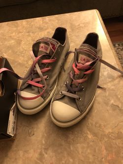 Gray converse size 6