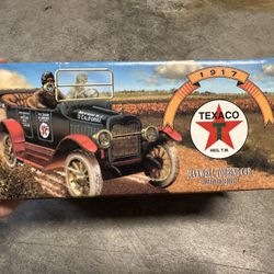 Collectible 1917 Maxwell Touring Model Car