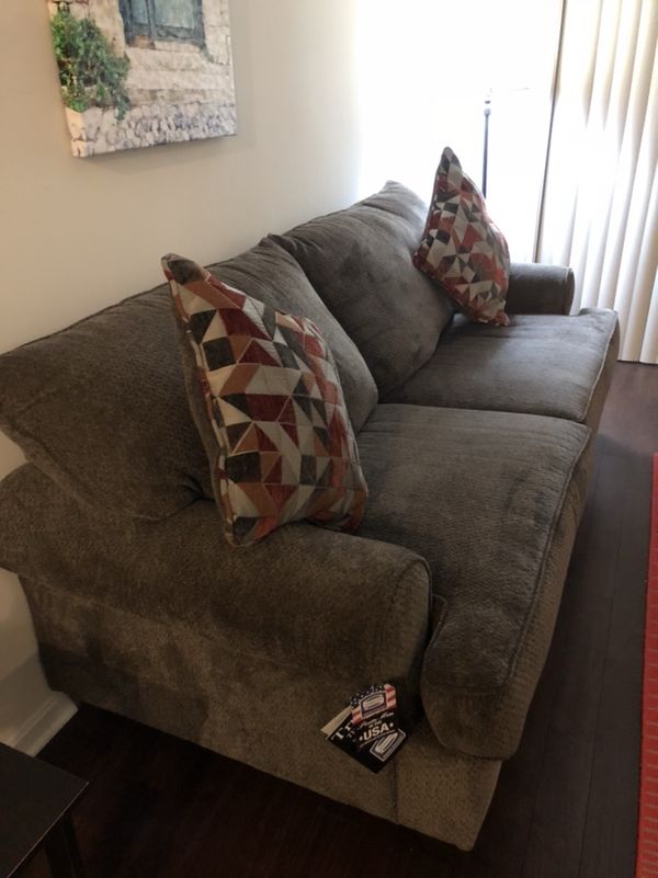 Simmons Bellamy Taupe Sofa Baci Living Room
