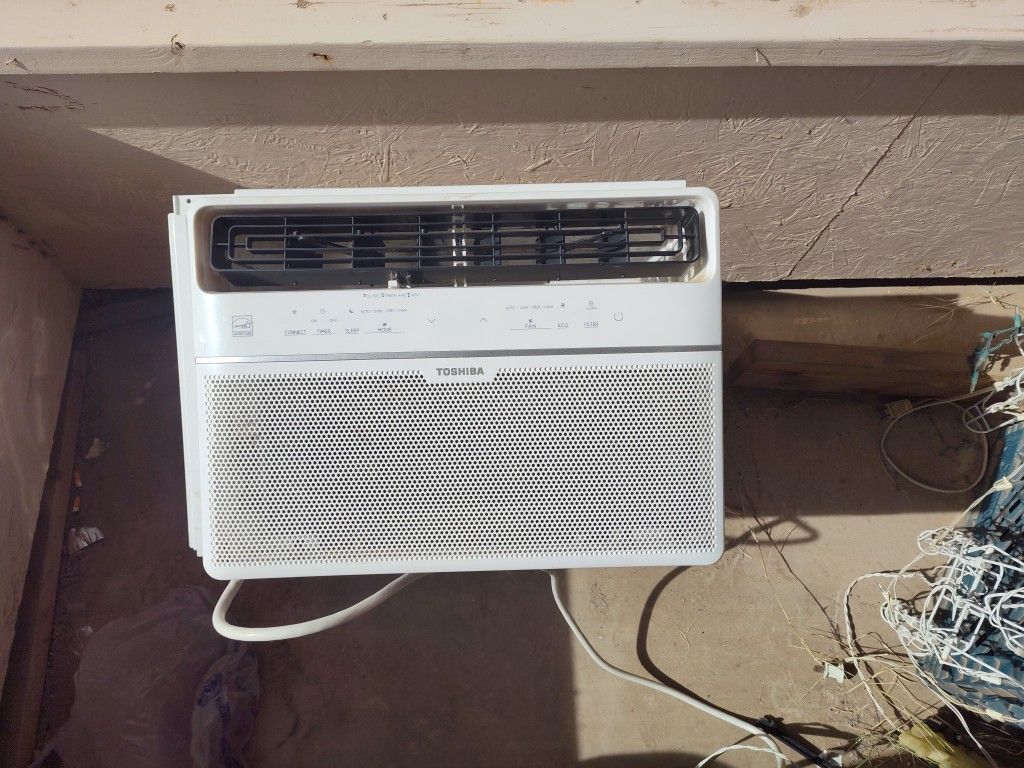 Slightly Used Window AC Unit
