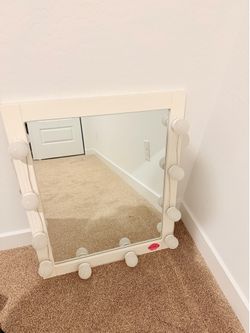 Vanity mirror