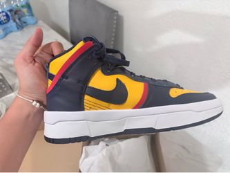Women Nike Dunk High up