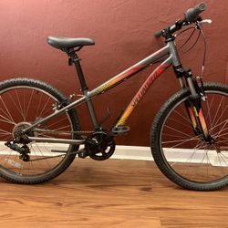 Youth Bike - Specialized 15spd. Very light wear