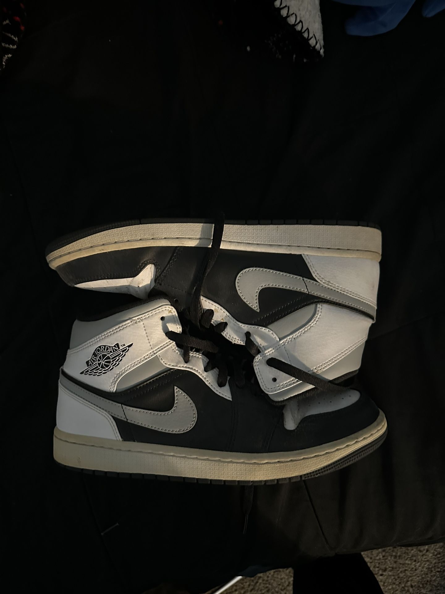 Jordan 1 Mid White Shadow