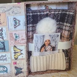 EMMANUEL  GERALDO. Hat And Blanket Scarf 