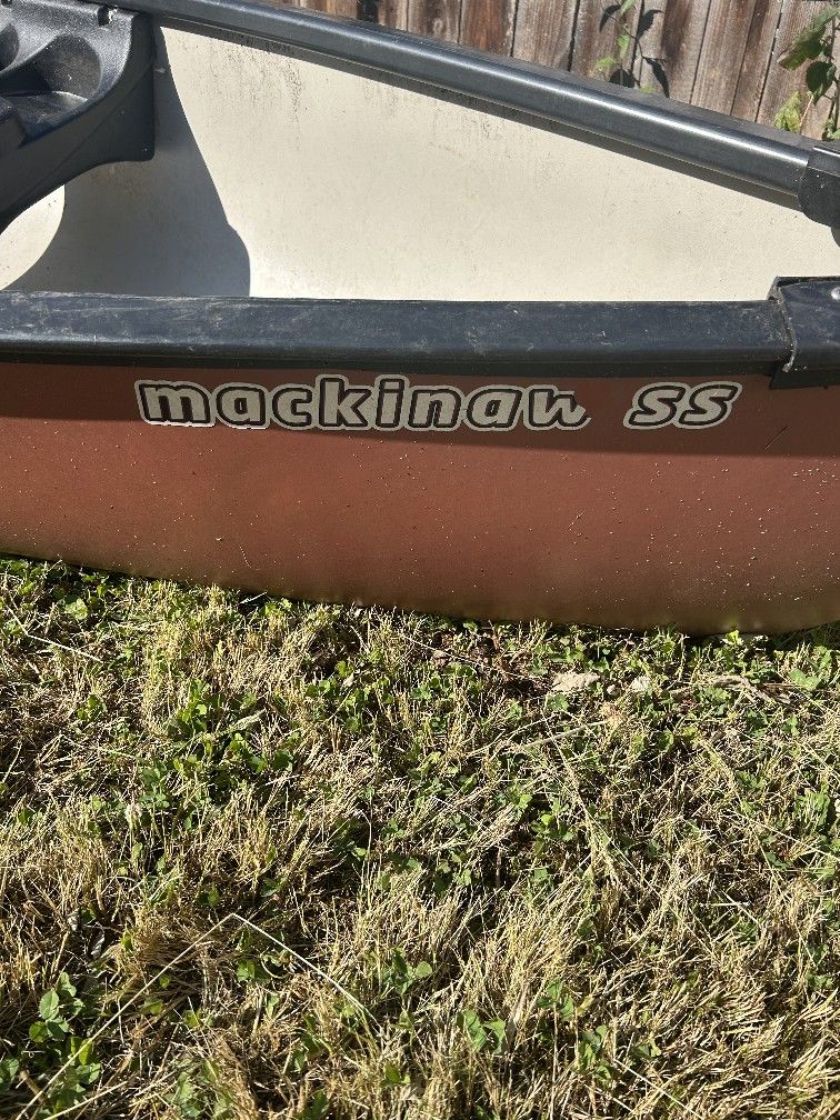Sundolphin Mackinaw SS 15.5ft Canoe