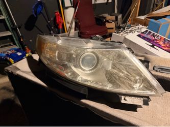 2012 Lincoln MKS Passenger Side Headlight HID xenon  Stock