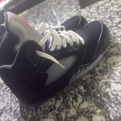 Jordan Black metallic 5s