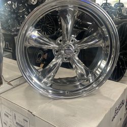 American Racing Vn 515 Staggered 22x9 - 22x11 5x5 Bolt Pattern  ( Set Of 4 ) 