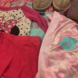 Group Of 9 Princess & Girly Pajamas / Robe / Slippers