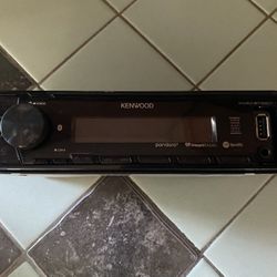 Kenwood Digital Media Receiver (KMM-BT25OU) 