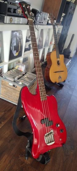 vintage DeArmond jet-star electric bass guitar
