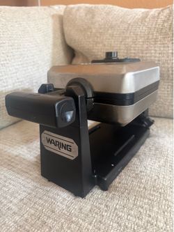 Waring Pro Belgian Waffle Maker 4 Slice Black Stainless Steel WMK250SQ WORKS