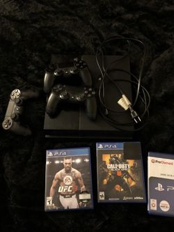 PlayStation 4 w/ 4 Games 3 Controllers $300