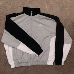 Medium Nike Windbreaker 