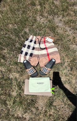 Burberry Summer Designer Slides Size 8 Pickup TODAY