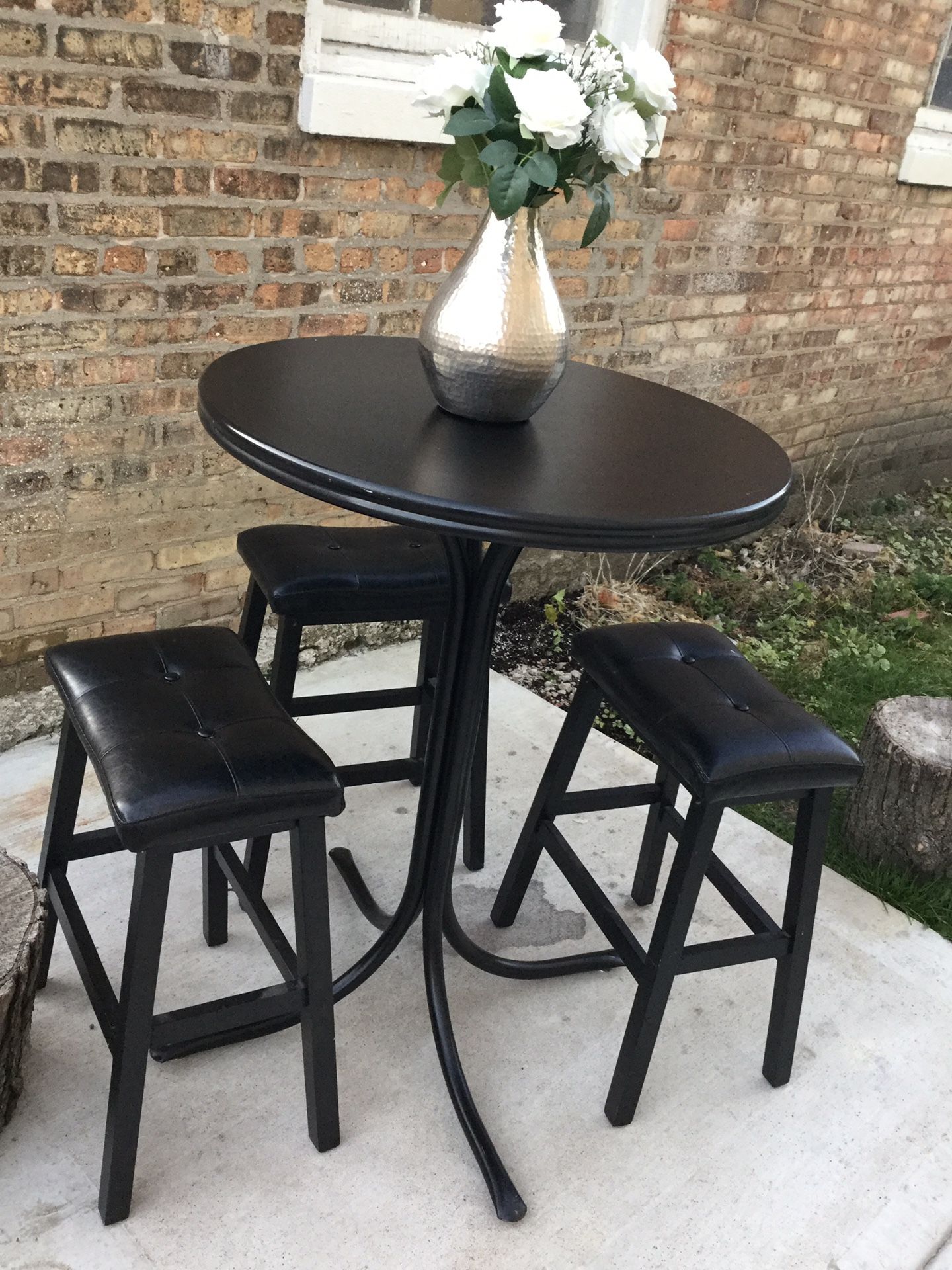 Bar Top Table With Stools