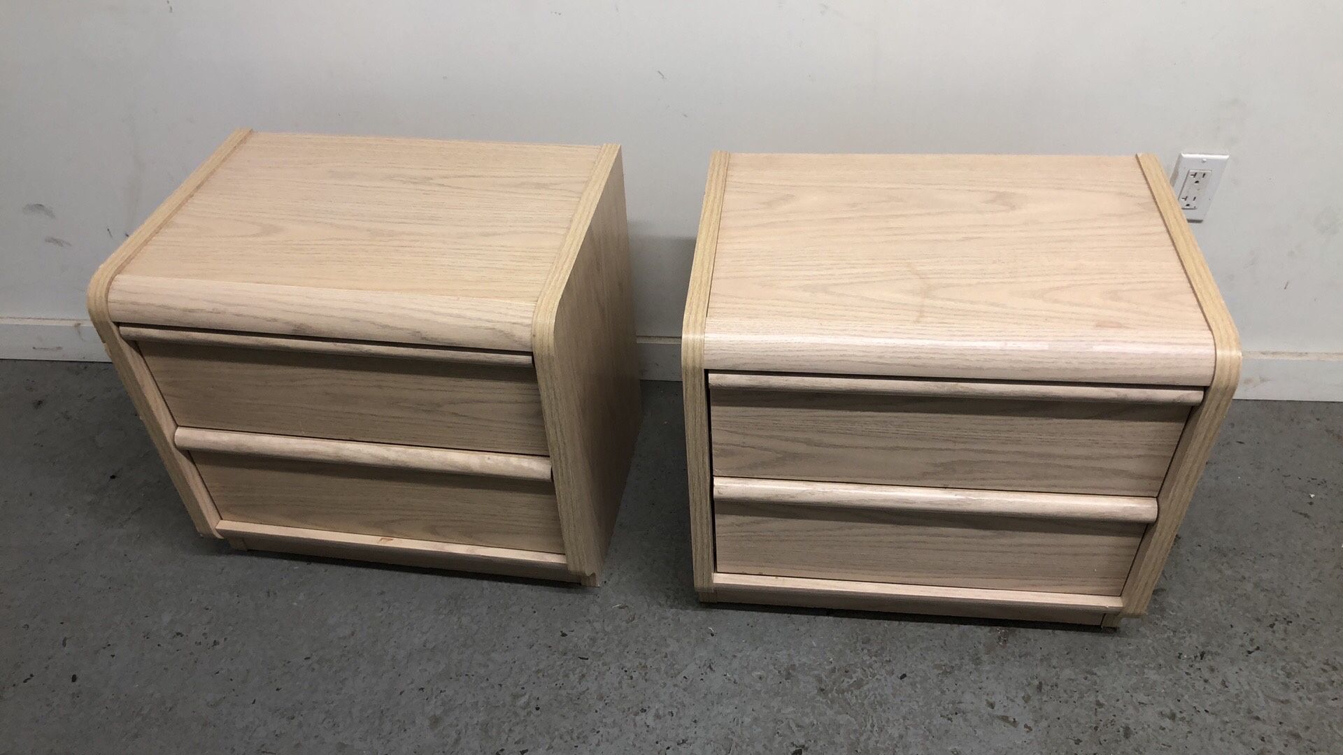 14”wx22”hx16”d 2 Nightstand good condition