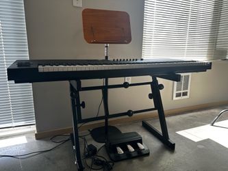 🔥🔥 Native Instruments S88 MK2 Hammer-Action Keyboard + Roland Triple Pedals🔥🔥 MUST GO