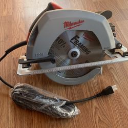 Milwaukee Circular Saw 