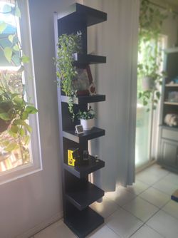 IKEA LACK Shelf Unit – Black – Good Condition
Repisa IKEA LACK Negra – Buen Estado – Oferta