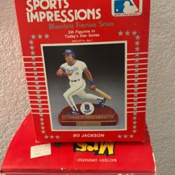 Bo Jackson And Hank Aaron 4th And 5th Figurine Mint Condition 